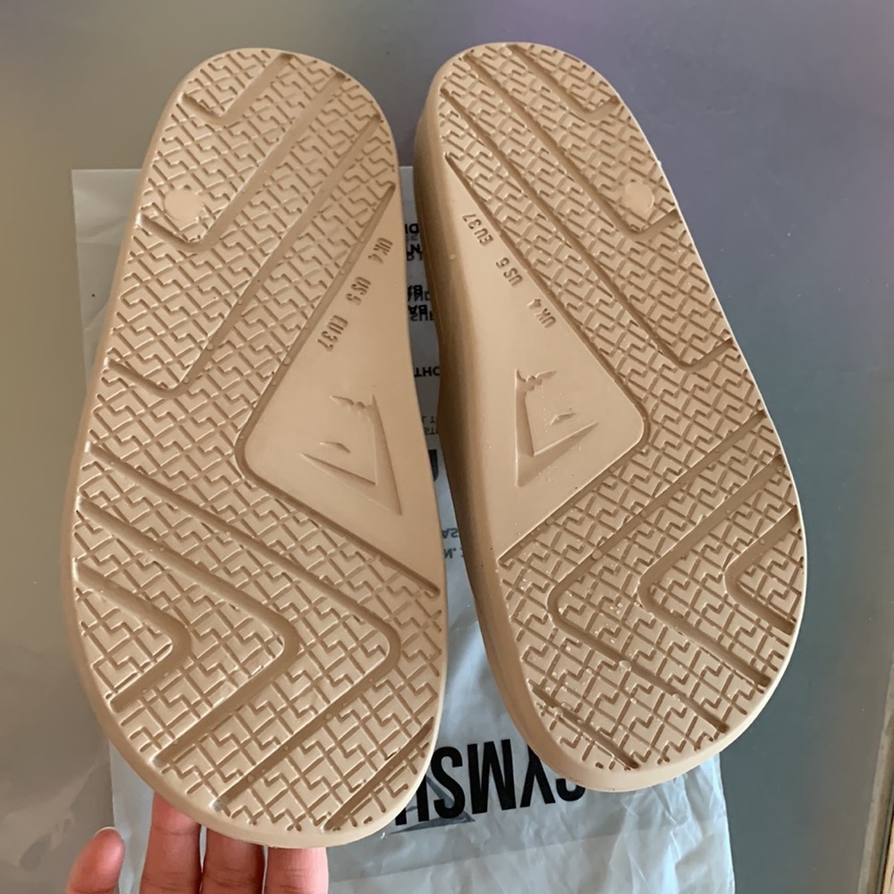 BNWT  GYMSHARK REST DAY SLIDES SANDALS M5 / W6 US 6 SOUL BROWN - Picture 5 of 8